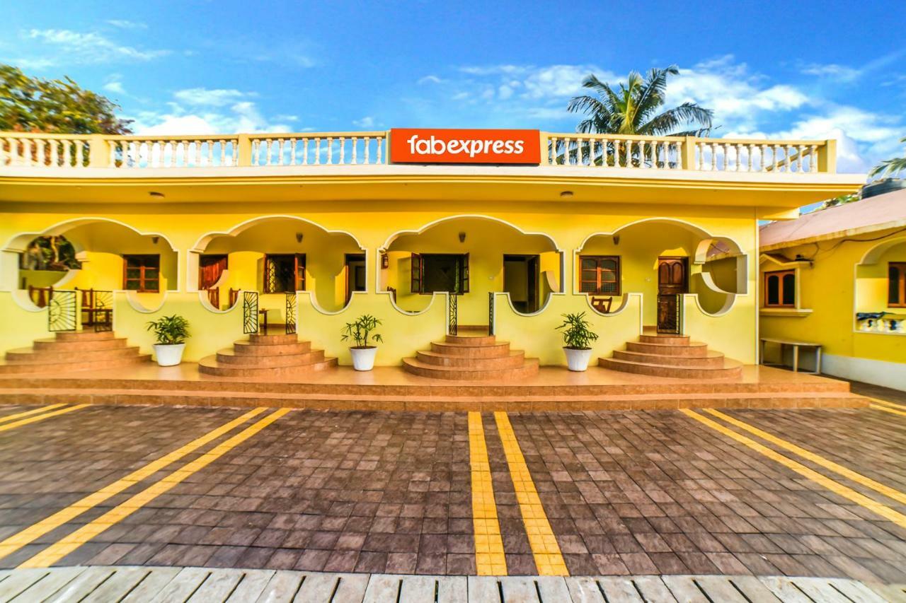 Fabhotel Yoyo Cottage With Pool - Nr Chapora Fort วากาตอร์ ภายนอก รูปภาพ